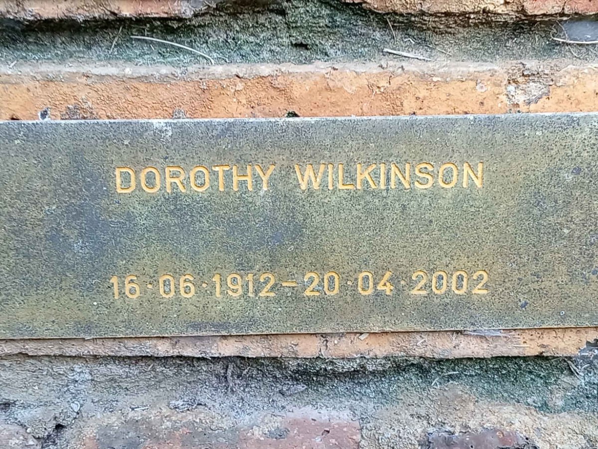 WILKINSON Dorothy 1912-2002