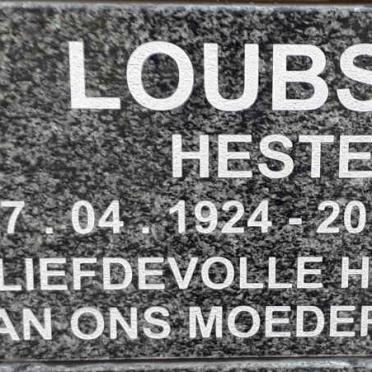 LOUBSER Hester 1924-2004
