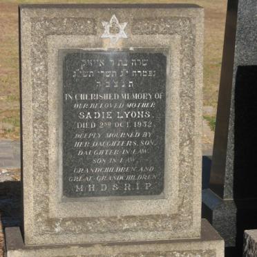 LYONS Sadie -1952