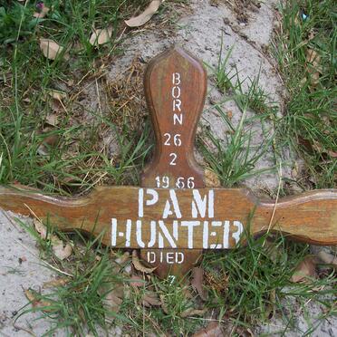 HUNTER Pam 1966-?