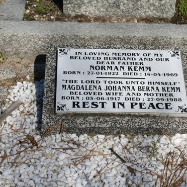 KEMM Norman 1922-1969 &amp; Magdalena Johanna Berna 1917-1988