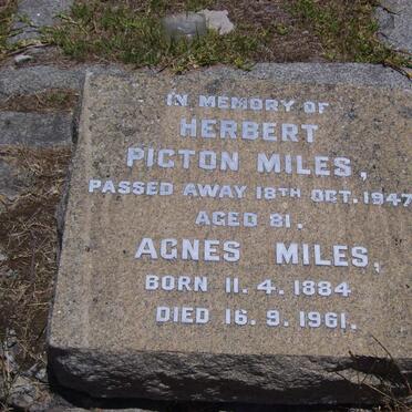 MILLS Herbert Picton -1947 & Agnes 1884-1961