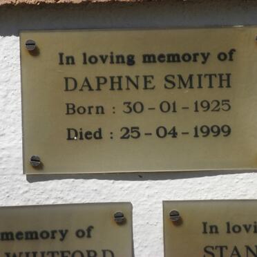 SMITH Daphne 1925-1999