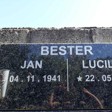 BESTER Jan 1941 &amp; Lucille 19??