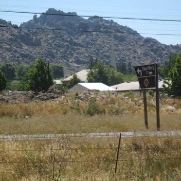2. Oorsig oor die ingang na die begraafplaas op Op-die-Berg