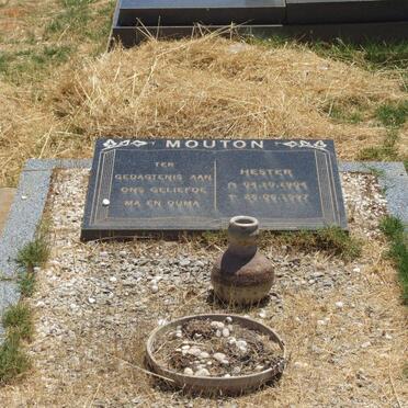 MOUTON Hester 1904-19?7