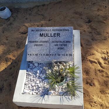MULLER Frederick Johannes 1932-2004 &amp; Jacoba Wilhelmina COETZEE 1930-2004