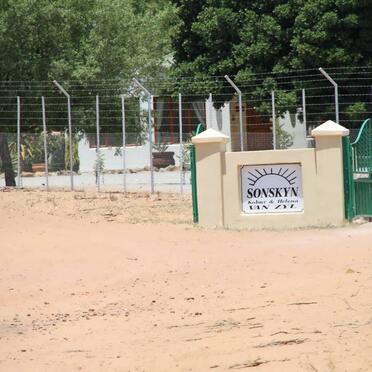Western Cape, CLANWILLIAM district, Ratelfontein 75_2, Sonskyn farm cemetery