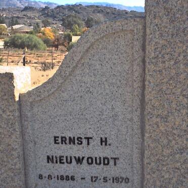 NIEWOUDT  Ernst H. 1886-1970 &amp; Willemina J.A. DU TOIT 1888-1961