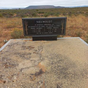 NIEUWOUDT Frans Jacobus 1926-1987 & Sophia Helena 1933-2003
