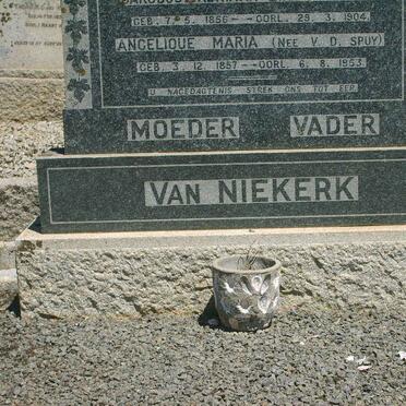 NIEKERK ?, van 1856-1904 &amp; Angelique Maria VAN DER SPUY 1857-1953