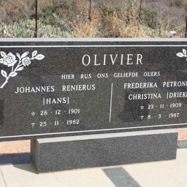 OLIVIER Johannes Renierus 1901-1982 &amp; Frederika Petronella Christina 1909-1987