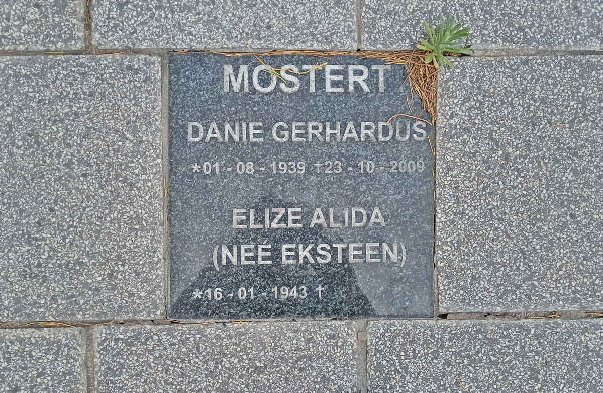 MOSTERT Danie Gerhardus 1939-2009 & Elize Alida EKSTEEN 1943-