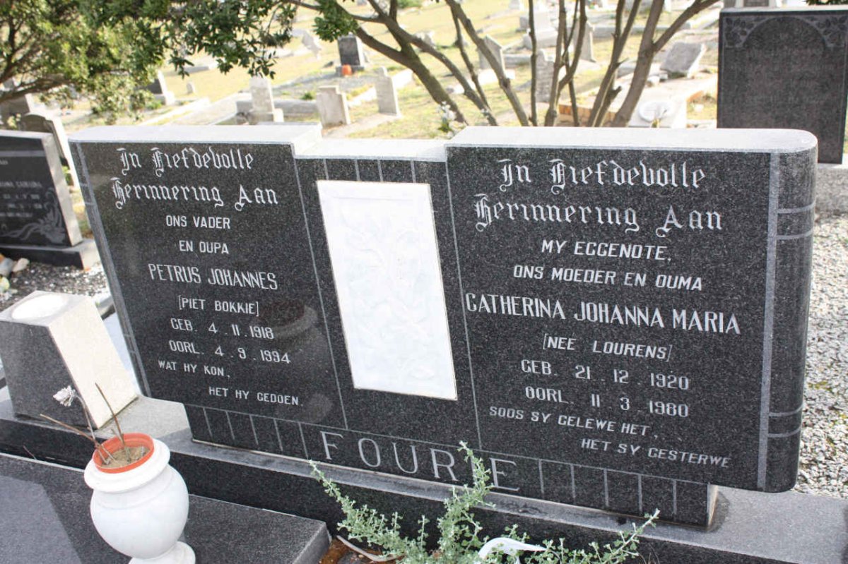 FOURIE Petrus Johannes 1918-1994 &amp; Catherina Johanna Maria LOURENS 1920-1980