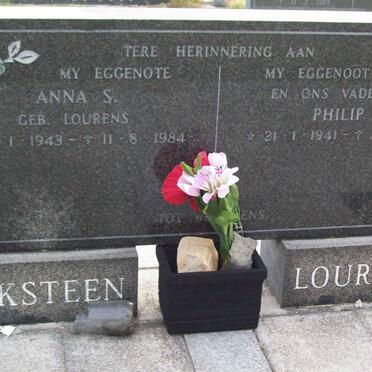 LOURENS Philip C. 1941-1984 &amp; Anna S. voorheen EKSTEEN nee LOURENS