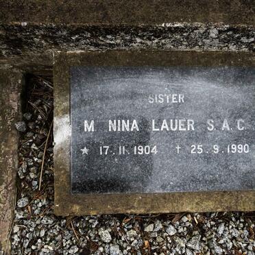 LAUER M. Nina 1904-1990