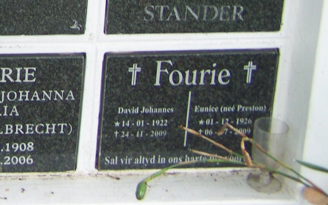 FOURIE David Johannes 1922-2009 &amp; Eunice PRESTON 1926-2009