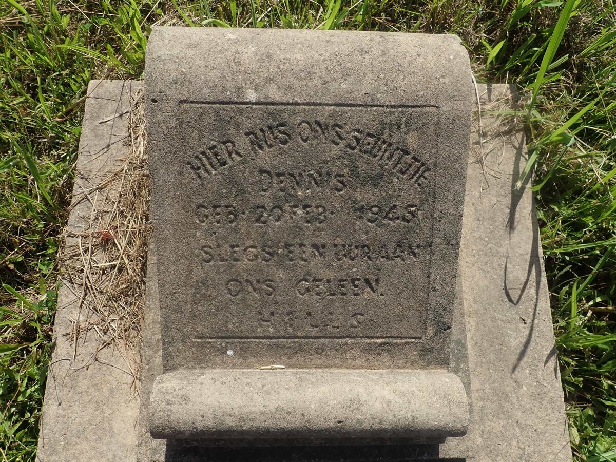 HILLS Dennis 1945-1945