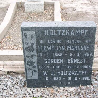 HOLTZKAMPF Llewellyn Margaret 1888-1959 :: HOLTZKAMPF Gordon 1905-1953 :: HOLTZKAMPF W.J. 1882-1960
