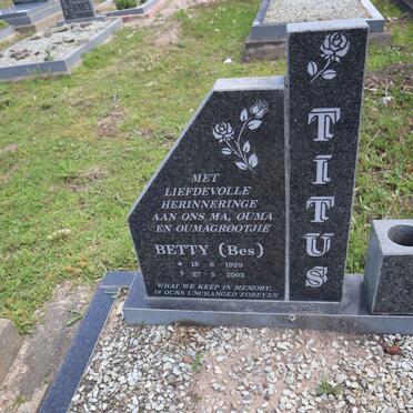 TITUS Betty 1929-2002