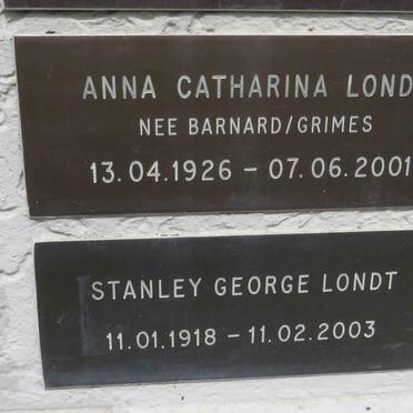 LONDT Stanley George 1918-2003 & Anna Catharina BARNARD 1926-2001