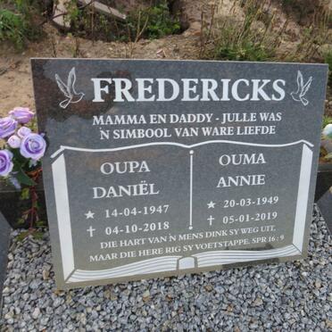 FREDERICKS Daniel 1947-2018 & Annie 1949-2019