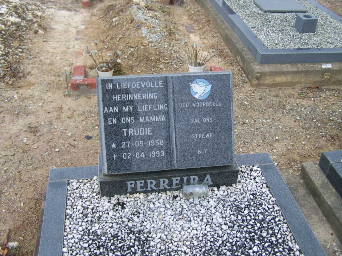 FERREIRA Trudie 1958-1993