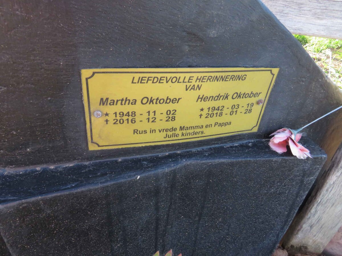 OKTOBER Hendrik 1942-2018 & Martha 1948-2016
