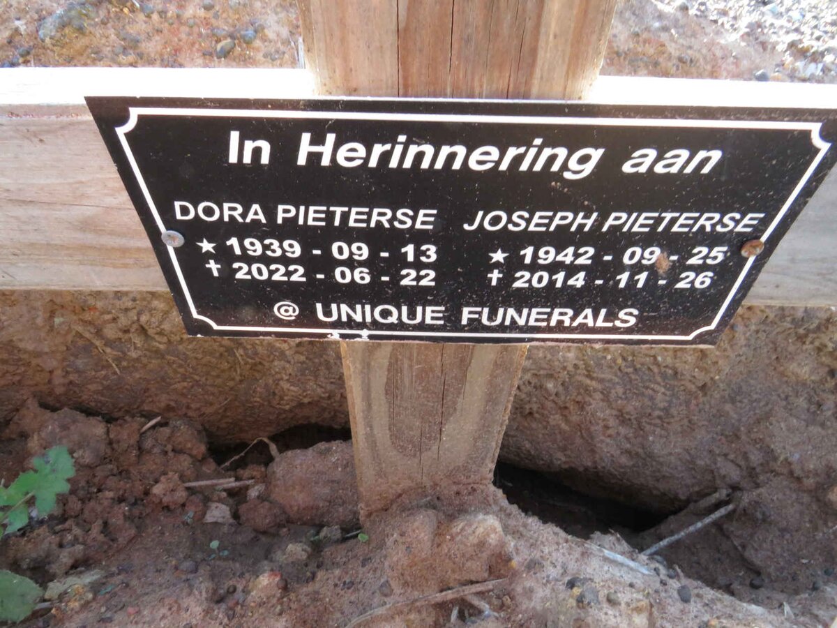 PIETERSE Joseph 1942-2014 & Dora 1939-2022