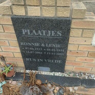 PLAATJES Ronnie 1923-2004 & Lenie 1934-2005