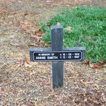 SMITH Annie 1912-1997