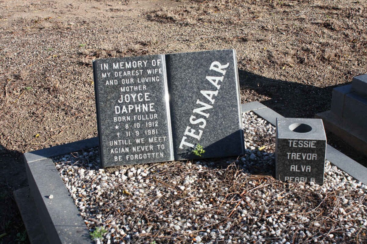 TESNAAR Joyce Daphne nee FULLER 1912-1981
