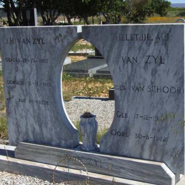 ZYL J.H., van 1903-1980 &amp; Heletjie A.J. nee VAN SCHOOR 1910-1982