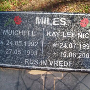 MILES Muichell 1992-1993 :: MILES Kay-Lee Nicole 1994-2000