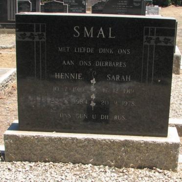 SMAL Hennie 1910-1984 &amp; Sarah 1919-1978