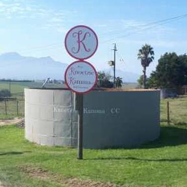 1. Farm entrance / Plaas ingang