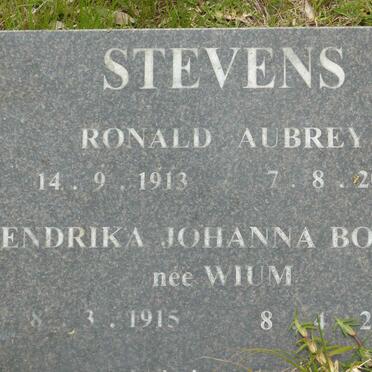 STEVENS Ronald Aubrey 1913-2000 &amp; Hendrika Johanna Bosman WIUM 1915-2008