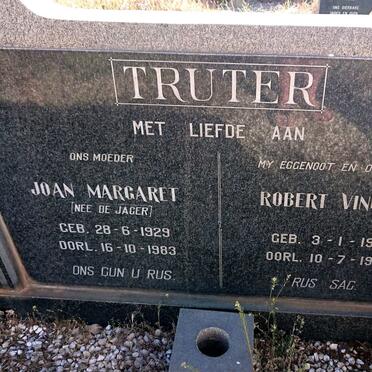 TRUTER Robert Vincent 1921-1972 & Joan Margaret DE JAGER 1929-1983