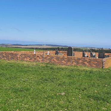 Western Cape, GEORGE district, Gwaing, Gwayang 208, farm cemetery_1