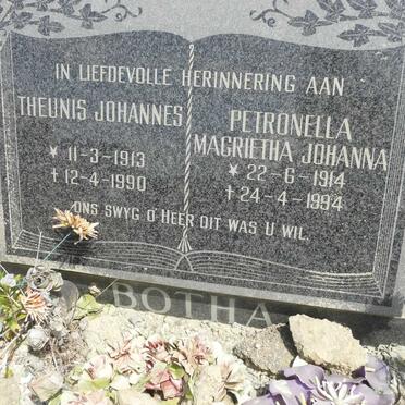 BOTHA Theunis Johannes 1913-1990 &amp; Petronella Magrietha Johanna 1914-1994