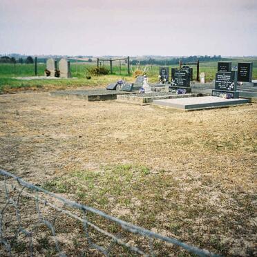 Western Cape, GEORGE district, Geelhoutboom, Kleinbos 230, farm cemetery
