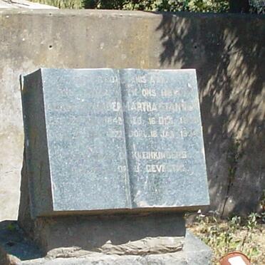 Western Cape, GEORGE district, Kraaibosch, Victoria Bay Lodge, farm cemetery