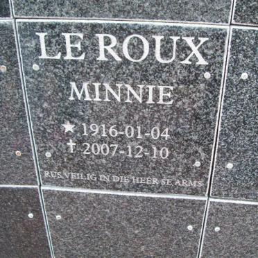 ROUX Minnie, le 1916-2007