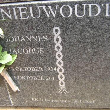 NIEUWOUDT Johannes Jacobus 1934-2011