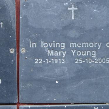 YOUNG Mary 1913-2005