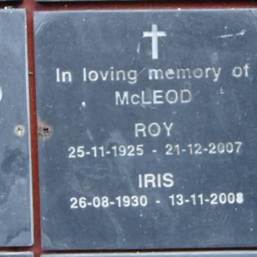 McLEOD Roy 1925-2007 &amp; Iris 1930-2008