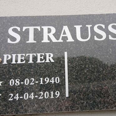 STRAUSS Pieter 1940-2019