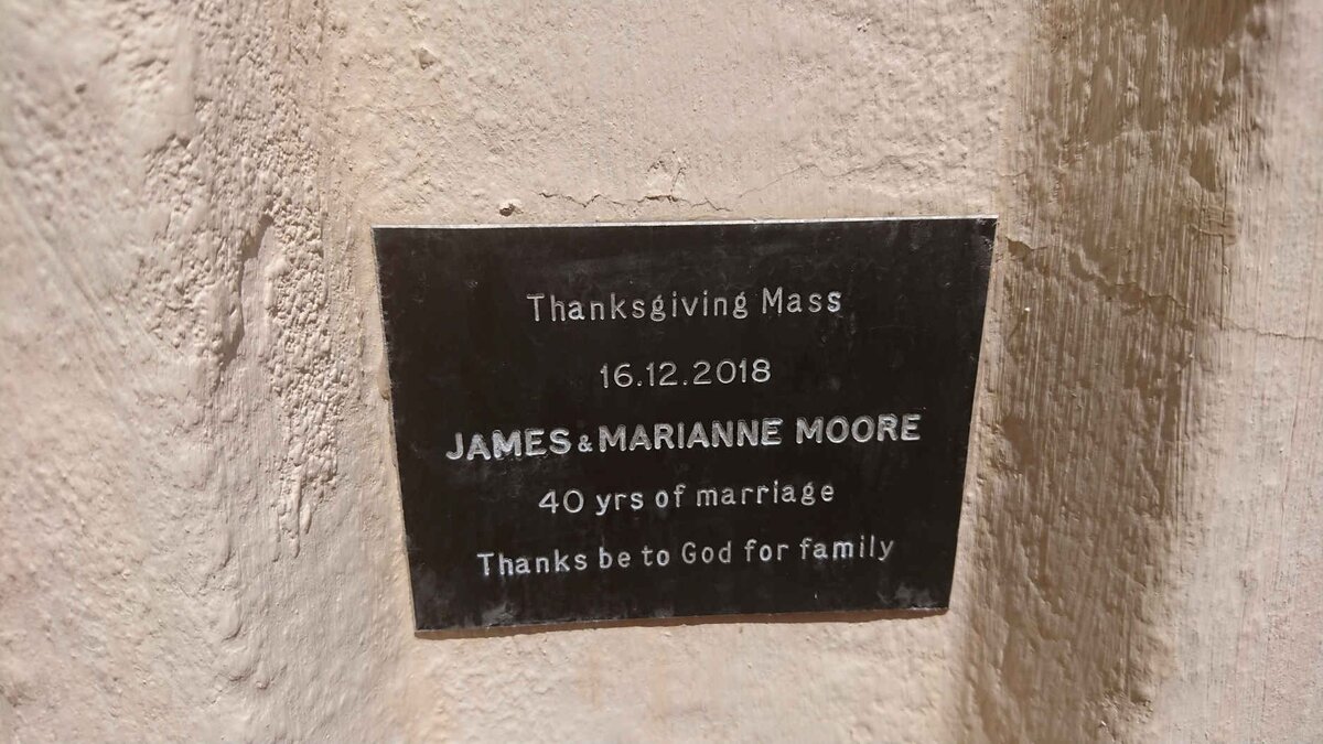 MOORE James &amp; Marianne