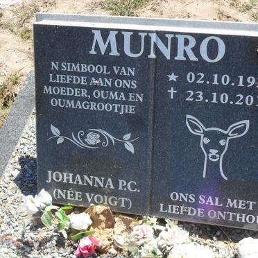 MUNRO Johanna P.C. nee VOIGT 1934-2014