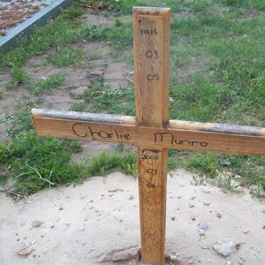 MUNRO Charlie 1916-2008